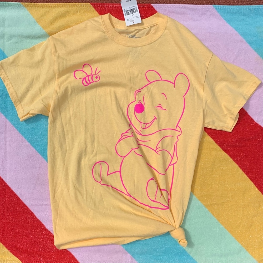 Disney Winnie The Pooh & Bee 🐝 Pale Yellow Graphic Tee w/ Side Knot 🍯 NWT sz M - Picture 5 of 6